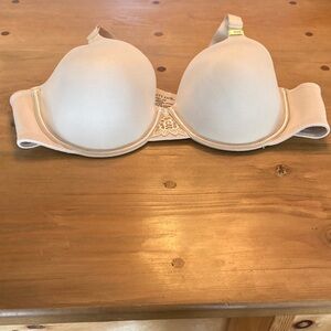 Vanity Fair Women's Tan Bra